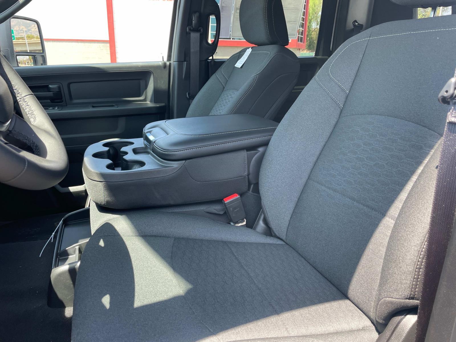 2026 RAM 2500 Tradesman/Black Express - Photo 18