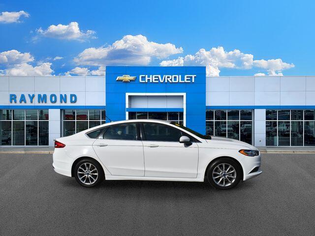 Used 2017 Ford Fusion SE with VIN 3FA6P0HD2HR148777 for sale in Antioch, IL