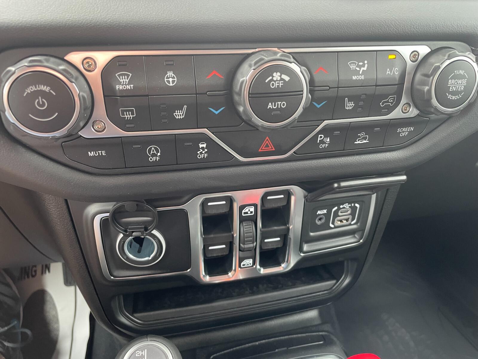 2025 Jeep Wrangler 4-Door Sahara - Photo 15