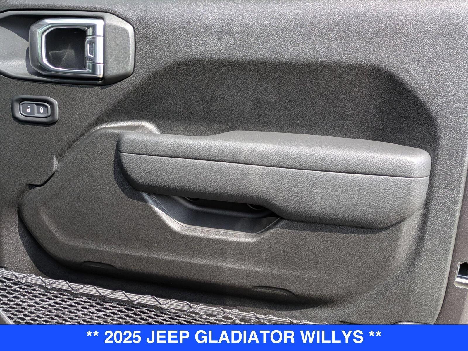 2025 Jeep Gladiator Willys - Photo 25