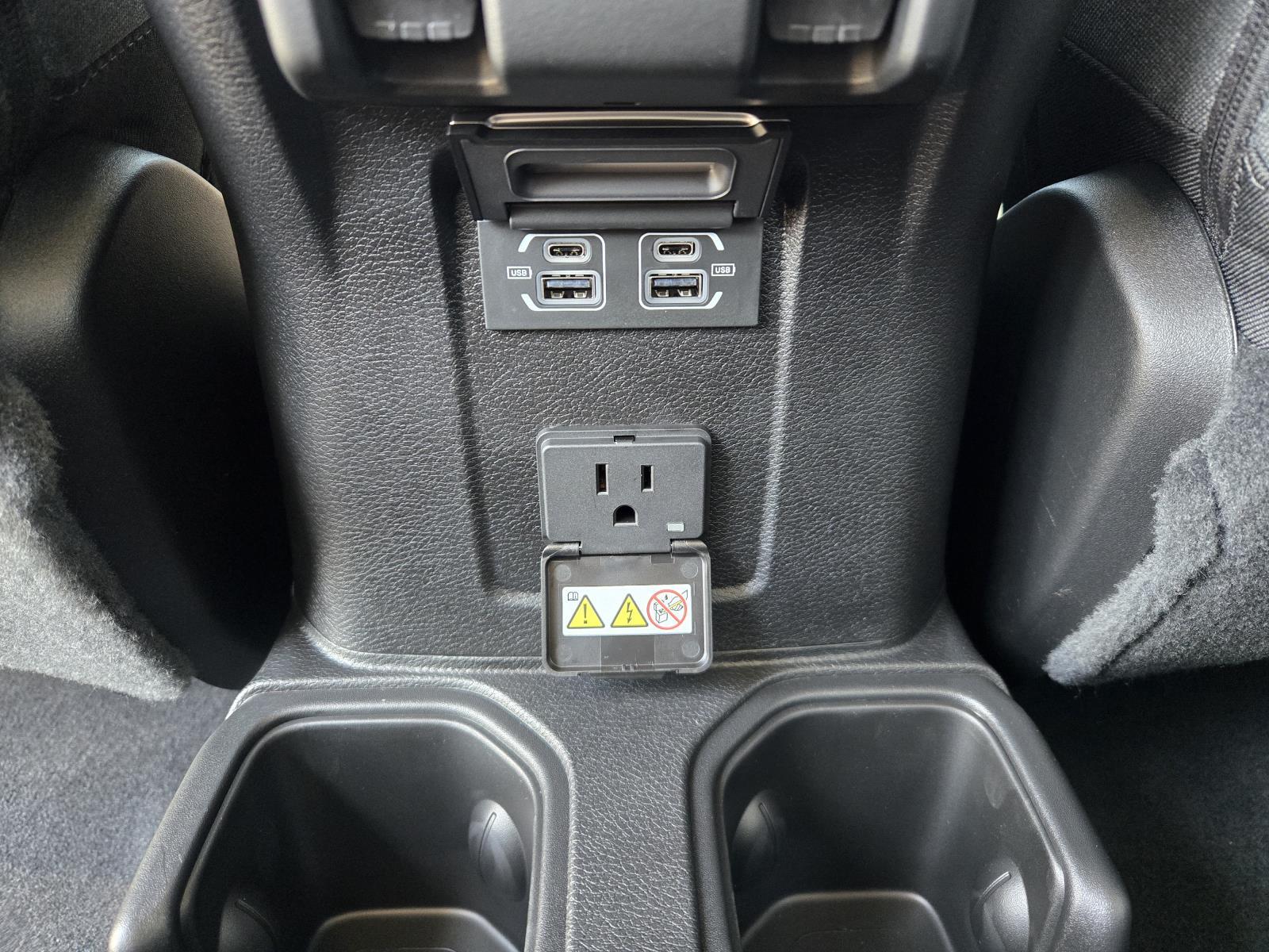 2025 Jeep Wrangler 4-Door Sahara - Photo 30