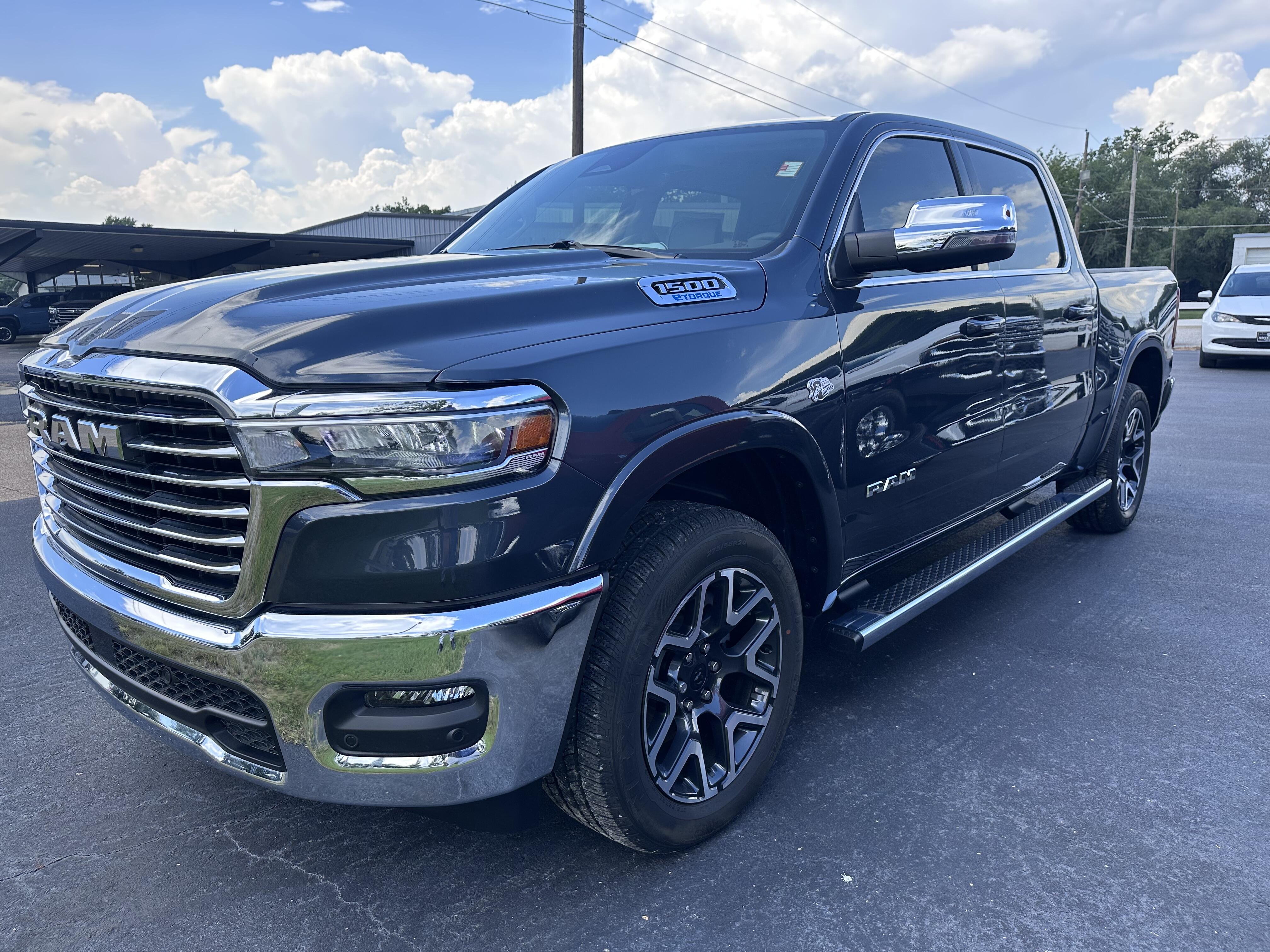 2026 RAM 1500 1500 Laramie Crew Cab 4x4 5'7' Box