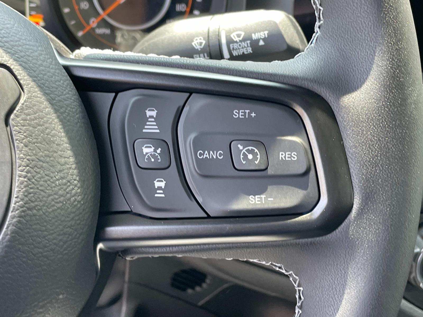 2025 Jeep Gladiator Willys - Photo 11