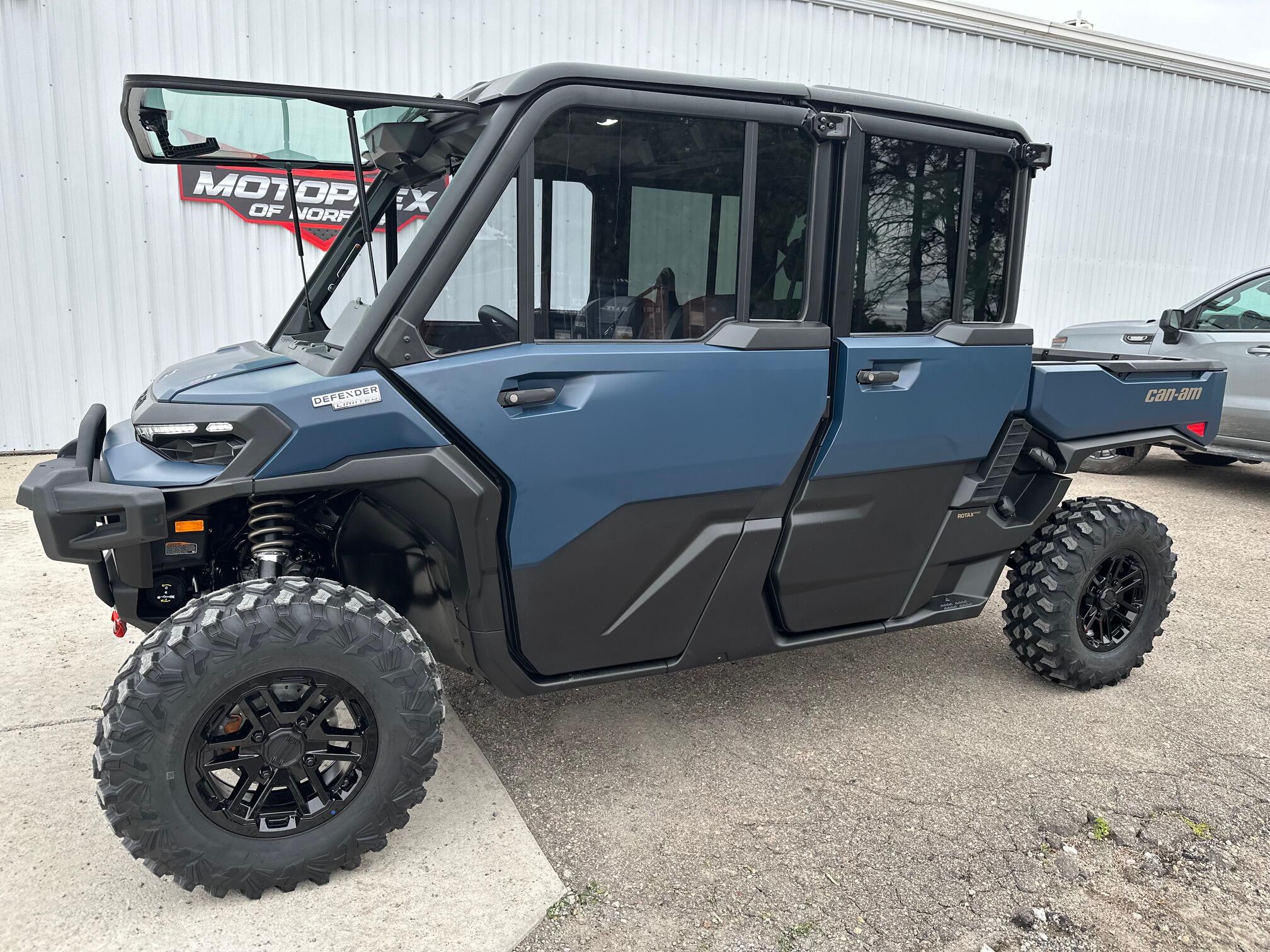 2026 Can-Am Defender MAX Limited HD11