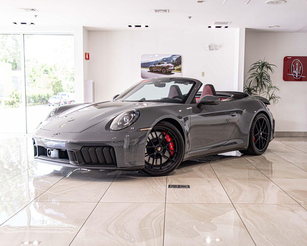 2025 Porsche 911 Carrera 4 GTS
