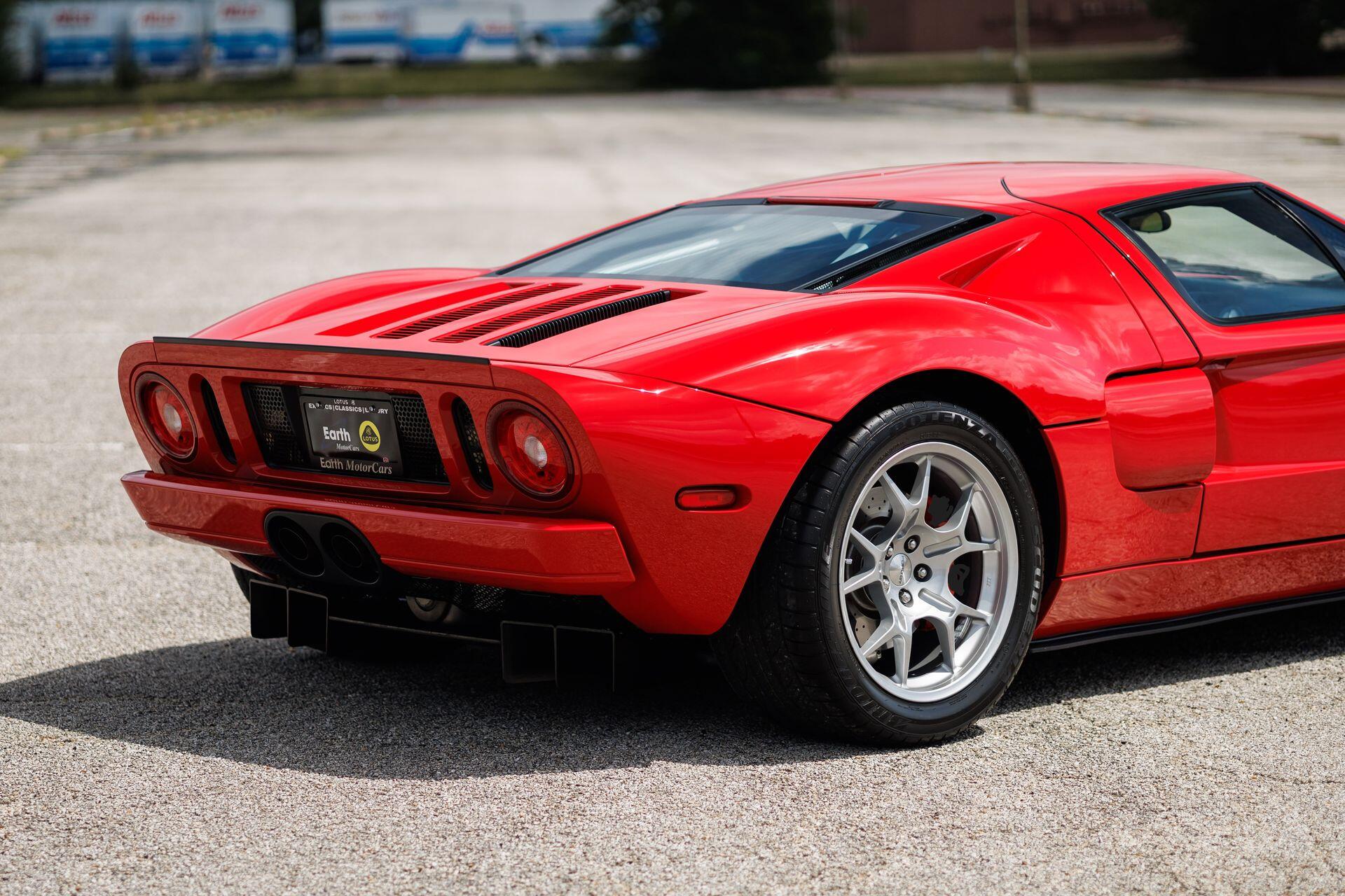 2005 Ford GT Base - Photo 21