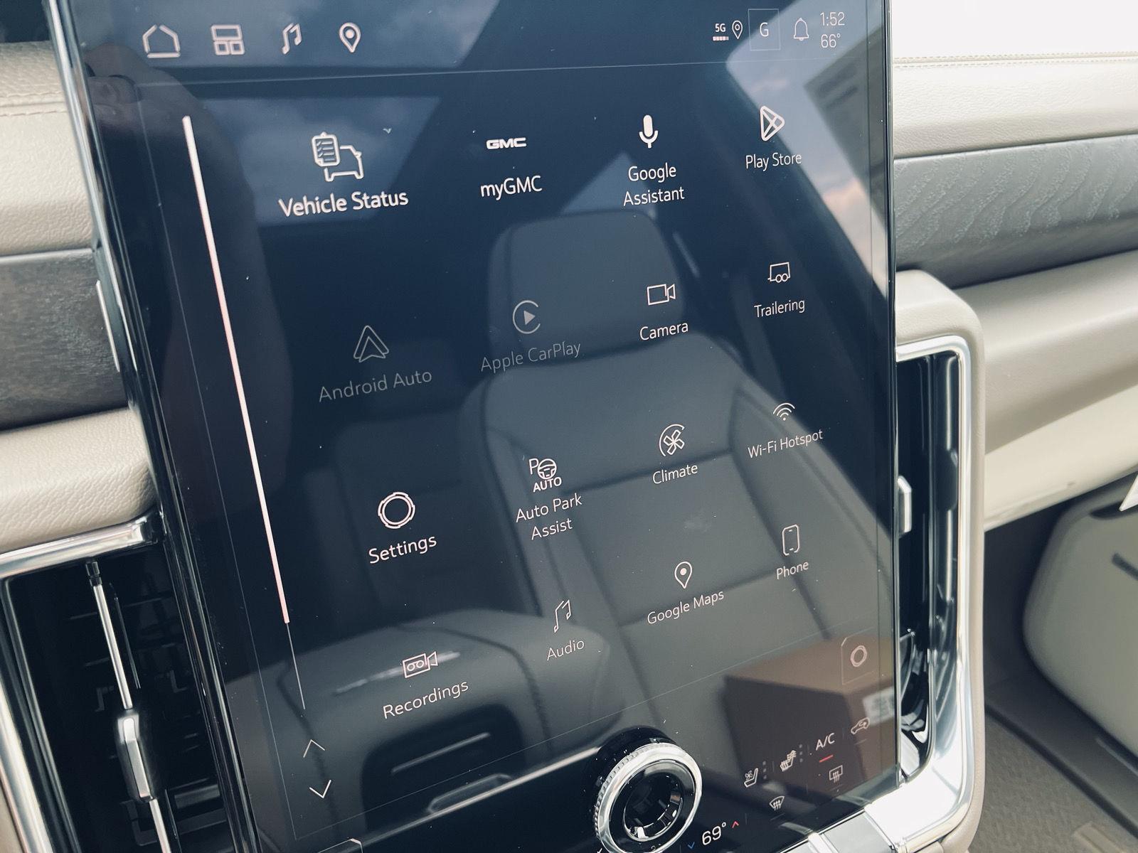 2026 GMC Yukon Denali - Photo 30