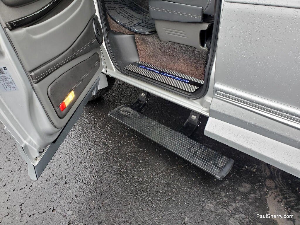 2023 Chevrolet Express Cargo Work Van - Photo 34