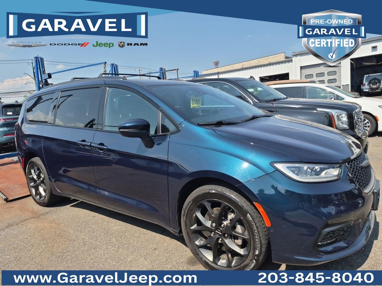 2021 Chrysler Pacifica Touring L's photo