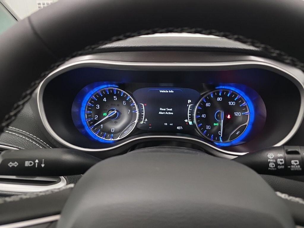 2026 Chrysler Pacifica Select - Photo 17