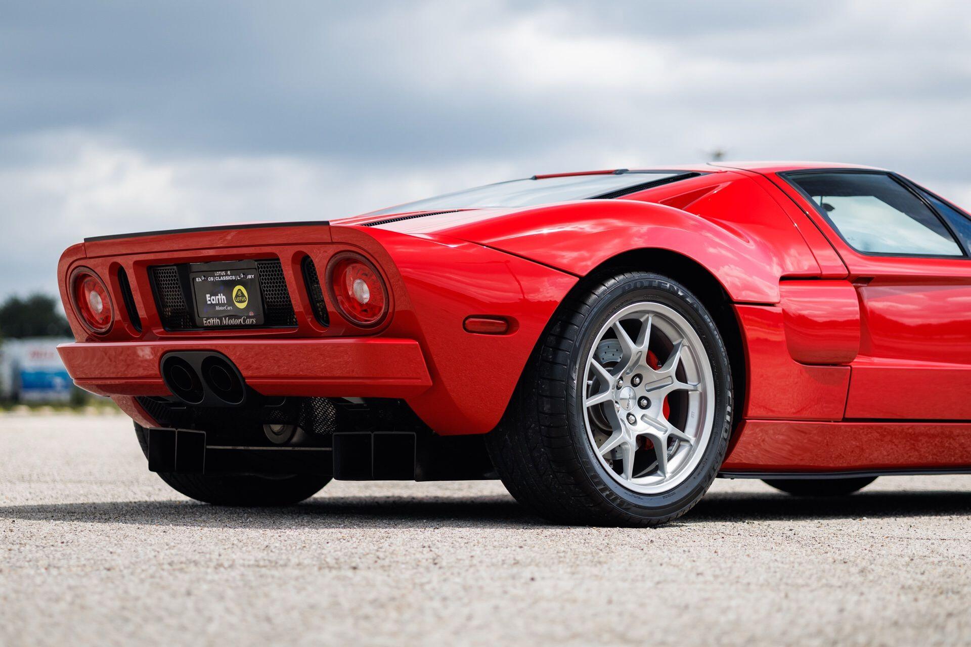 2005 Ford GT Base - Photo 16