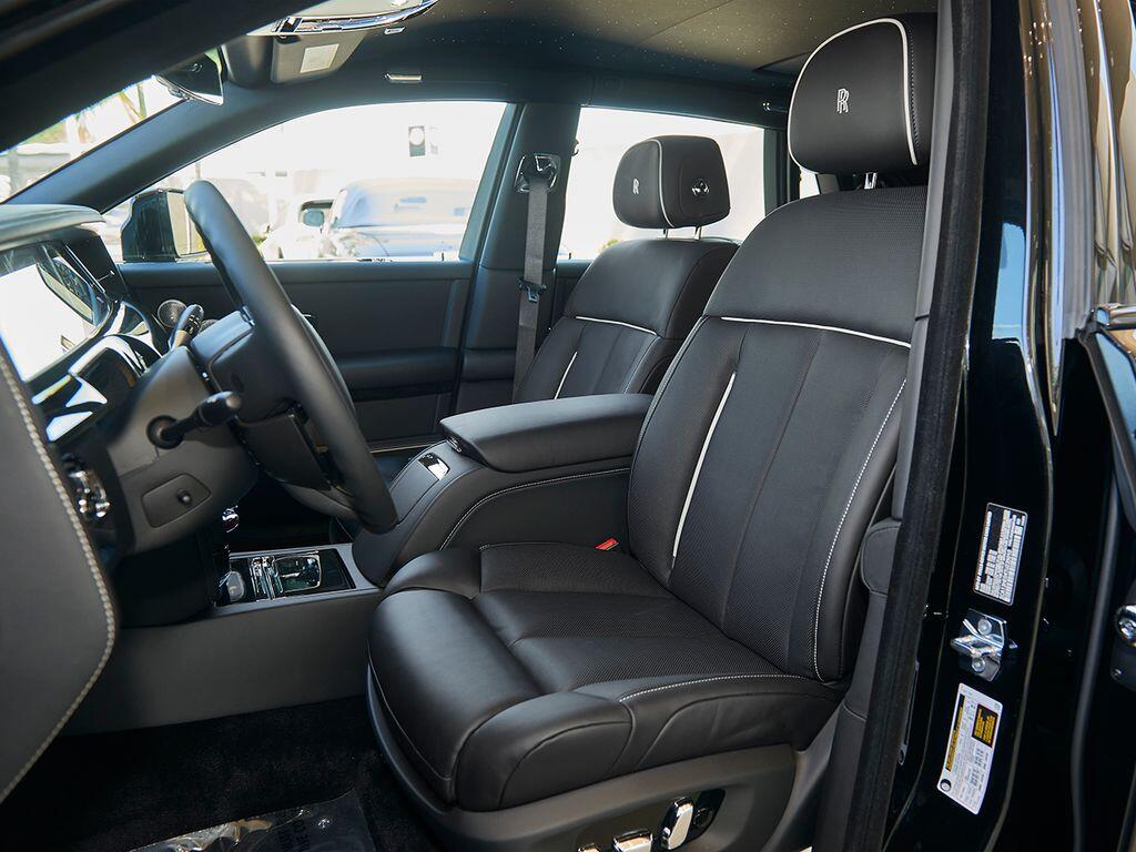 2026 Rolls-Royce Phantom Base - Photo 11