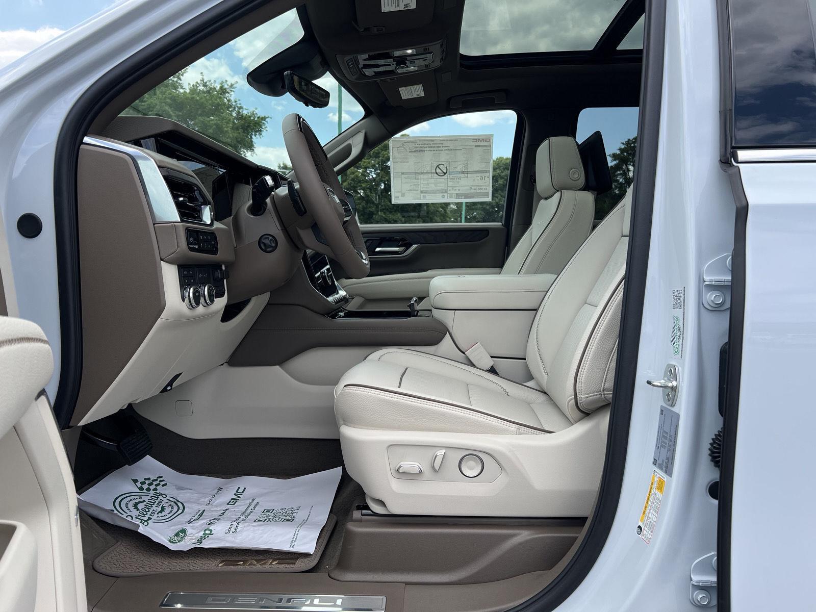 2026 GMC Yukon Denali - Photo 19