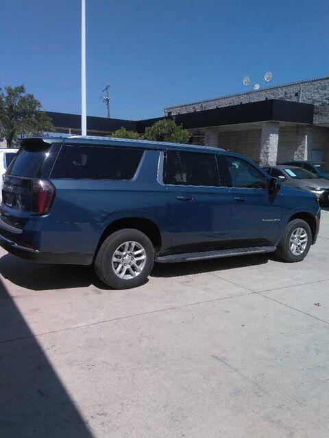 Used 2025 Chevrolet Suburban LT