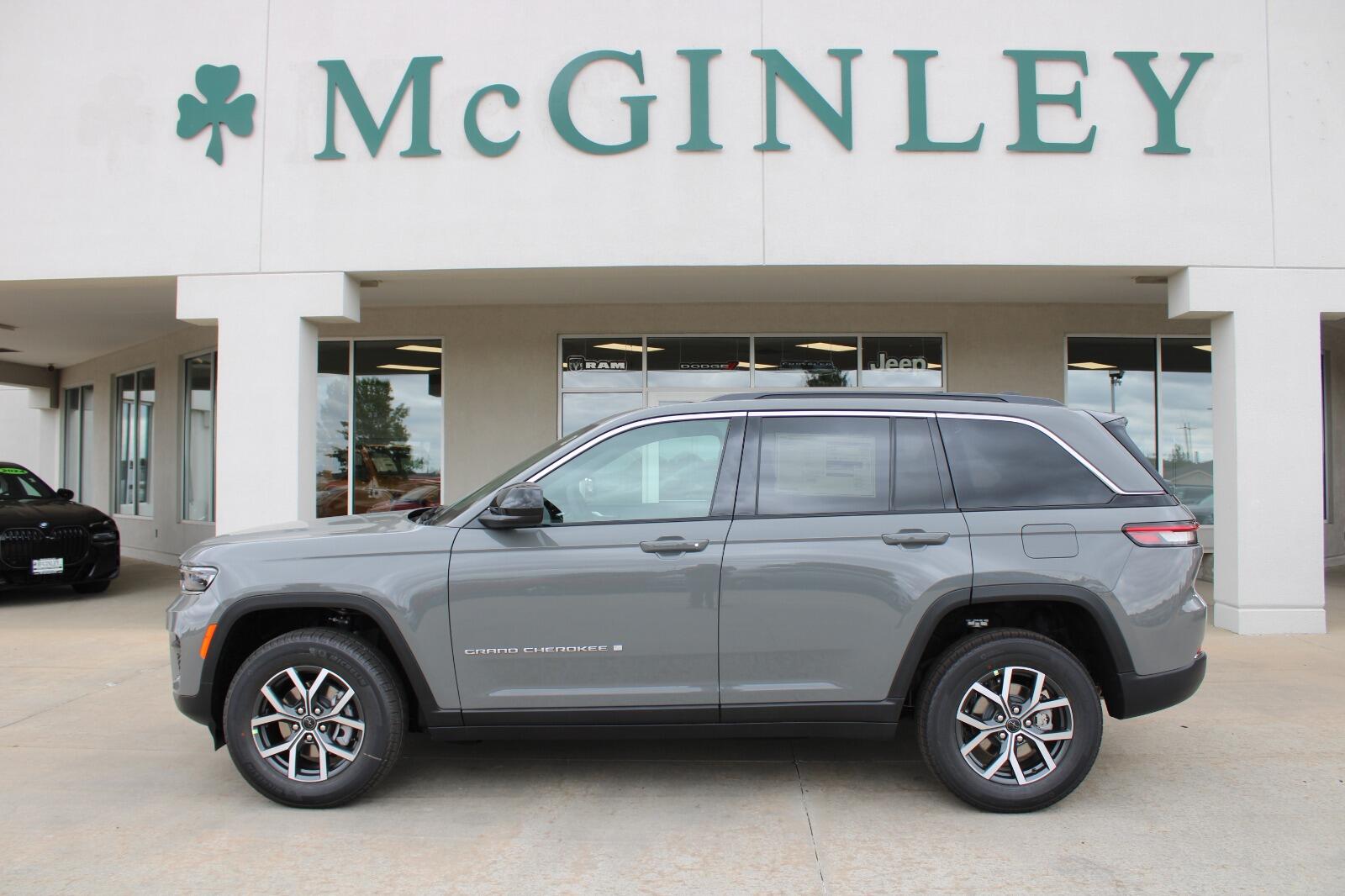 2027 Jeep Grand Cherokee Grand Cherokee Laredo X 4x4