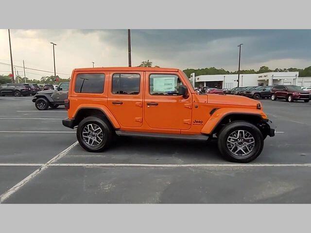 2025 Jeep Wrangler 4-Door Sahara - Photo 36