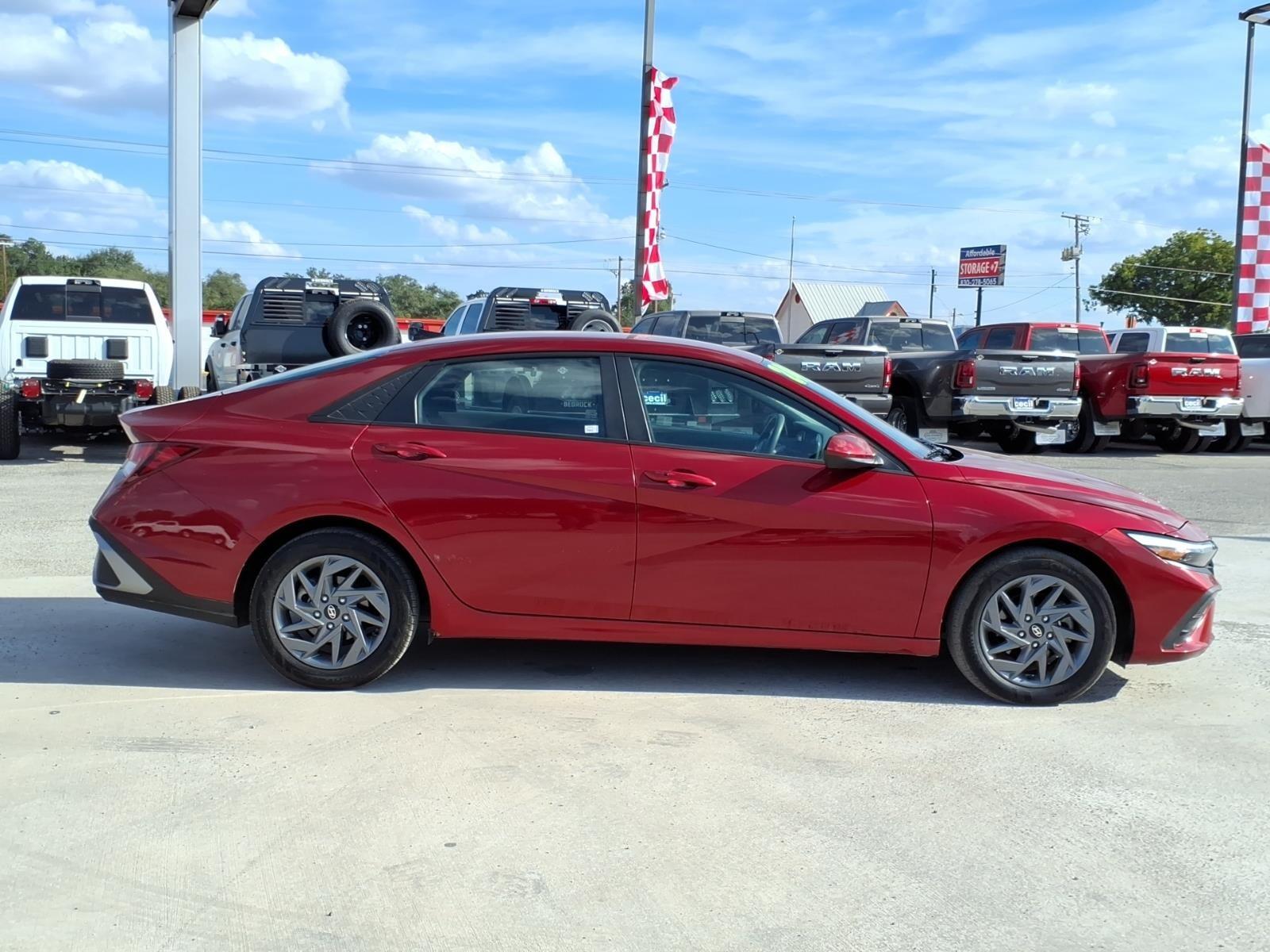 Used 2024 Hyundai Elantra SEL with VIN KMHLM4DG8RU686659 for sale in Burnet, TX