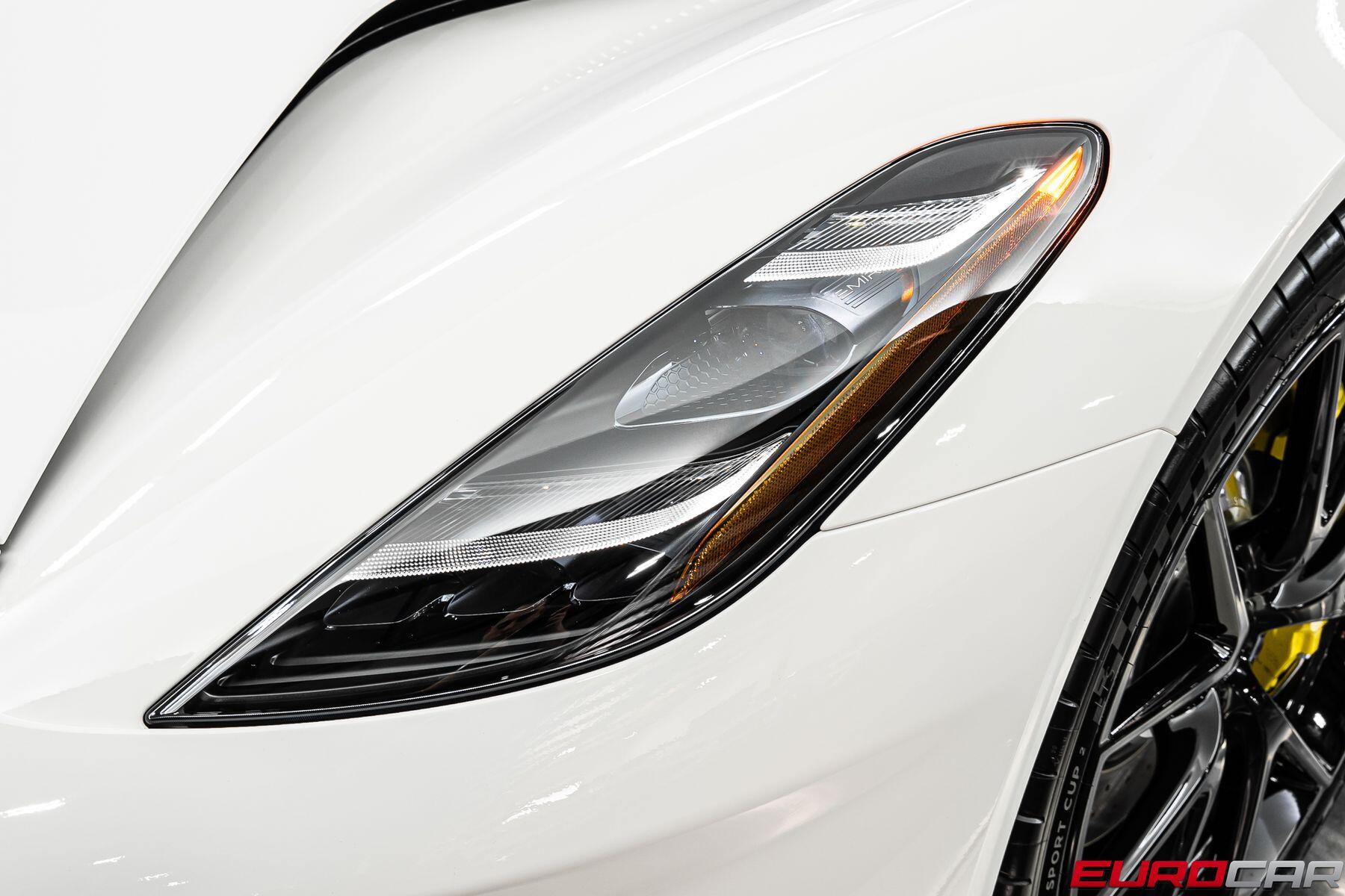 2026 Lotus Emira - Photo 11