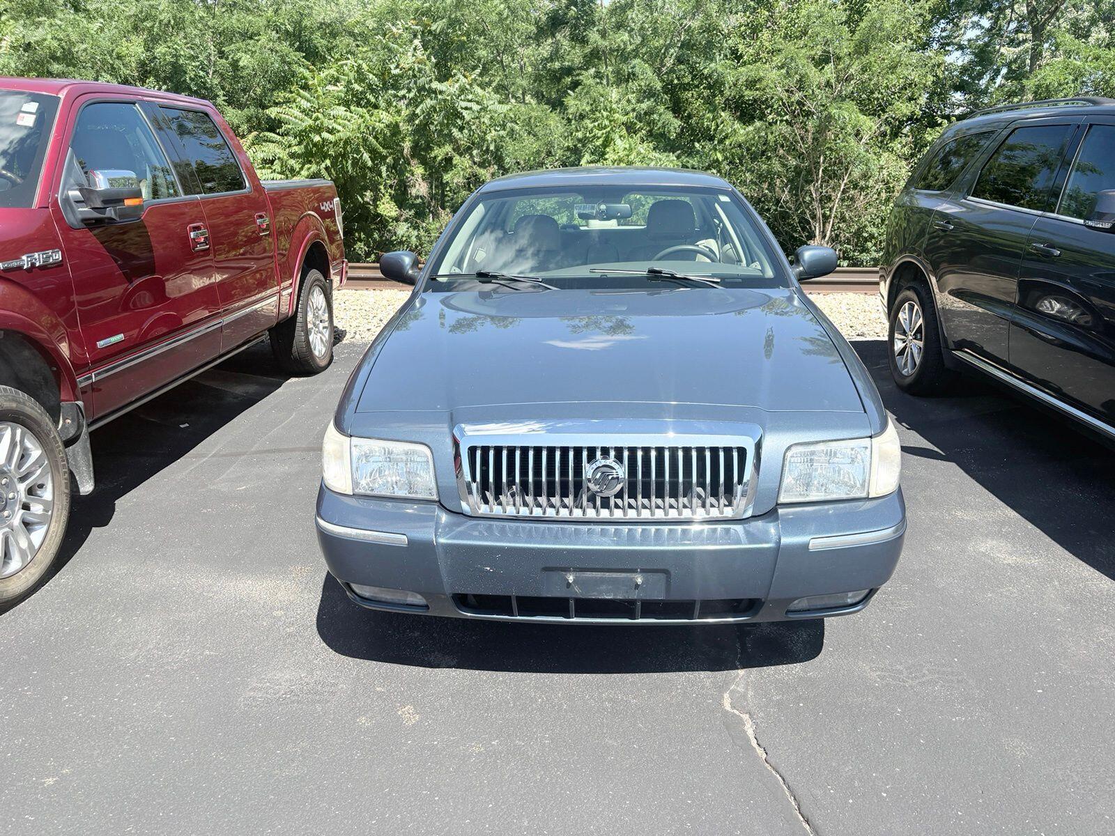 Used 2008 Mercury Grand Marquis LS with VIN 2MEFM75VX8X662644 for sale in Petersburg, IL