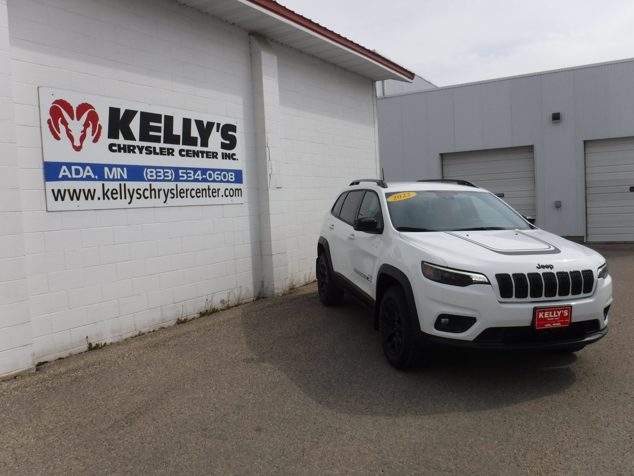 Used 2022 Jeep Cherokee X with VIN 1C4PJMCX7ND550548 for sale in Ada, Minnesota