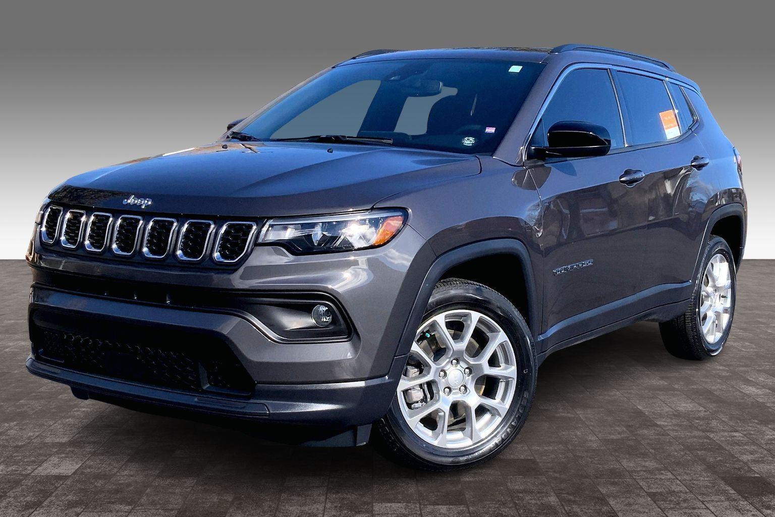 2024 Jeep Compass Latitude Lux's photo