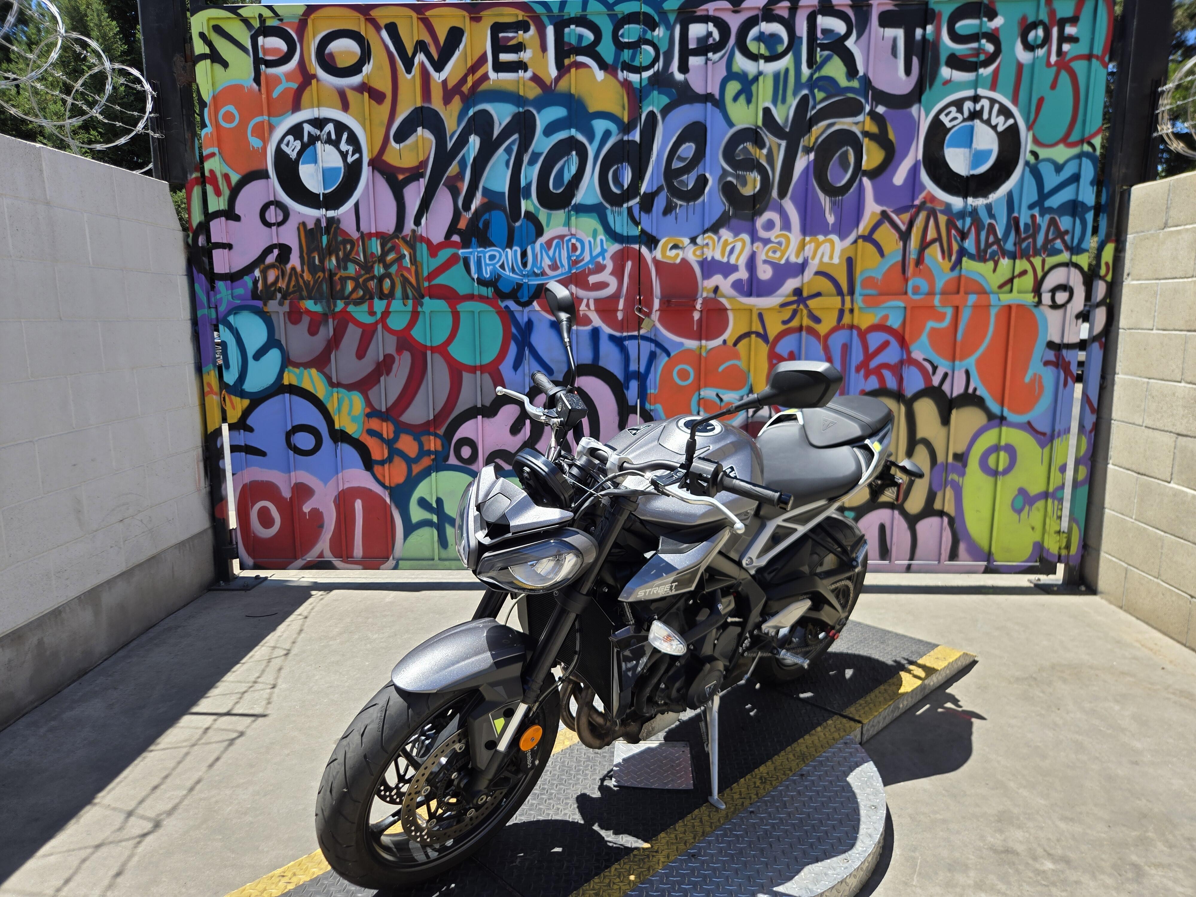 2024 Triumph Street Triple 765 R