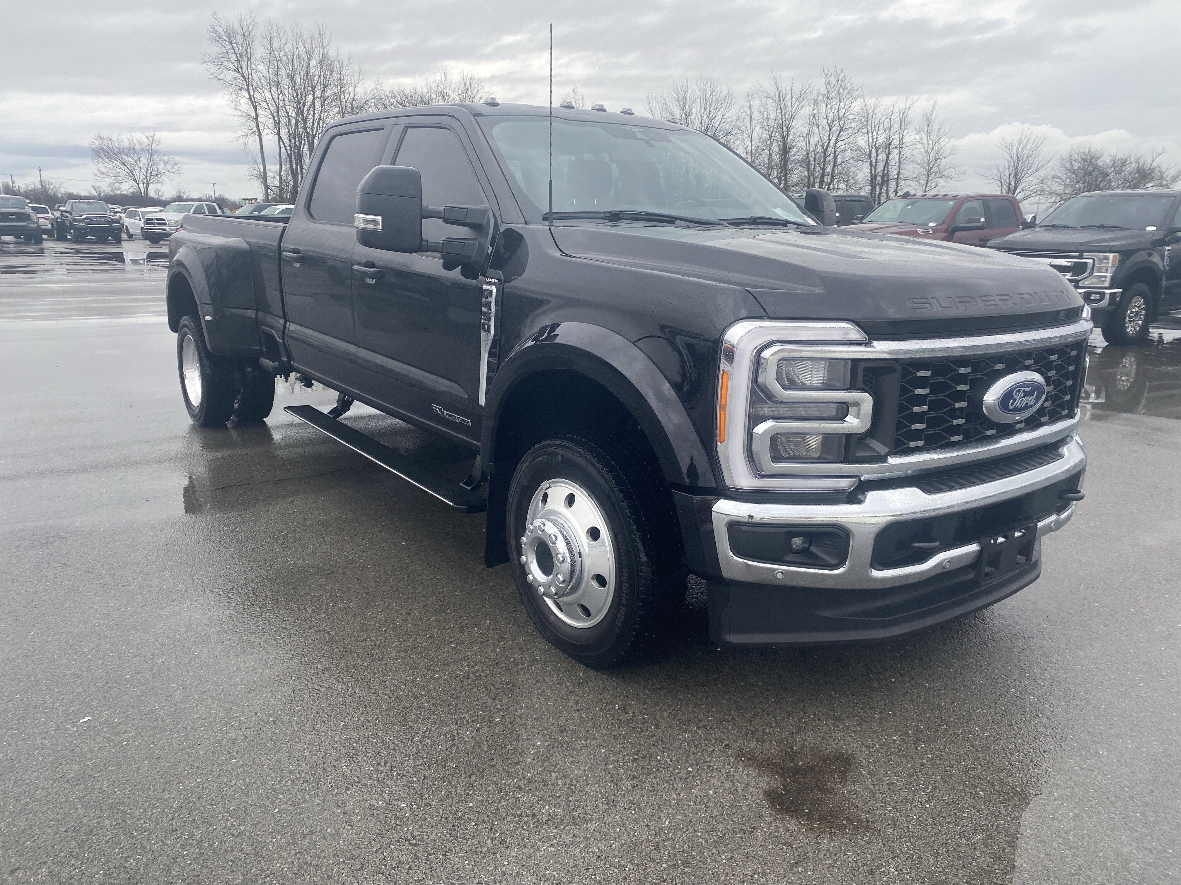 2023 Ford F-450 Lariat 4x4 Crew Cab 8' Box DRW's photo