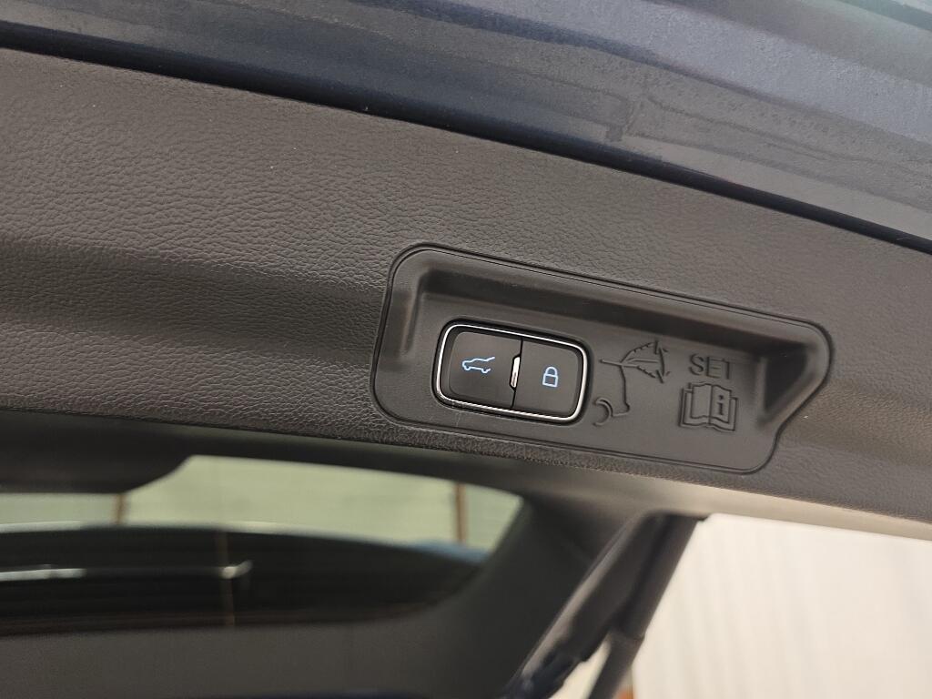 2020 Ford Explorer XLT - Photo 18