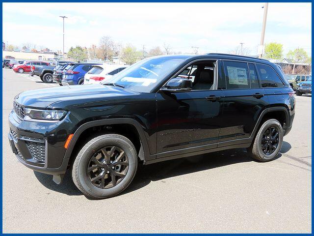 2026 Jeep Grand Cherokee Grand Cherokee Laredo Altitude 4x4