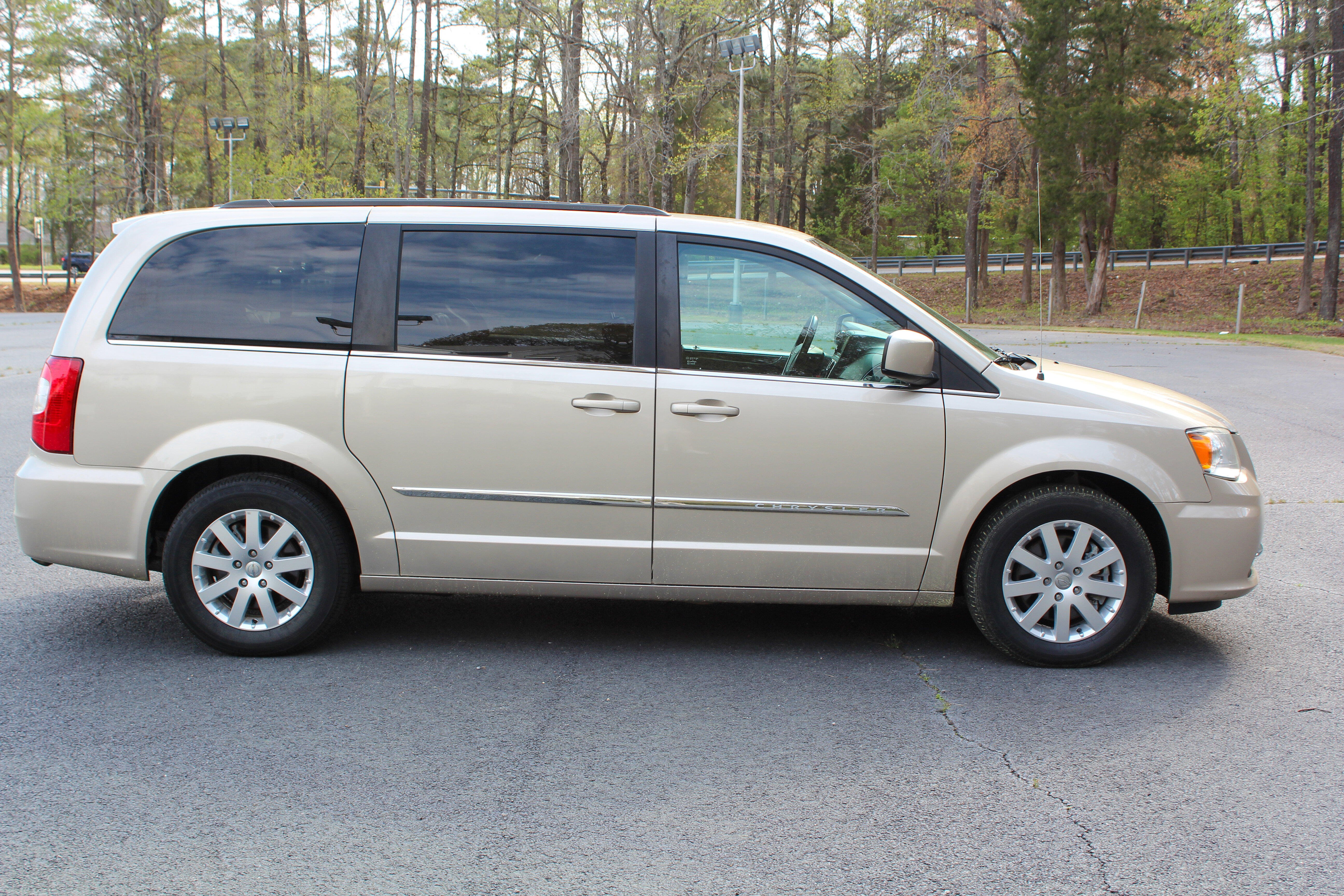 Used 2015 Chrysler Town & Country Touring with VIN 2C4RC1BG2FR544271 for sale in Suffolk, VA
