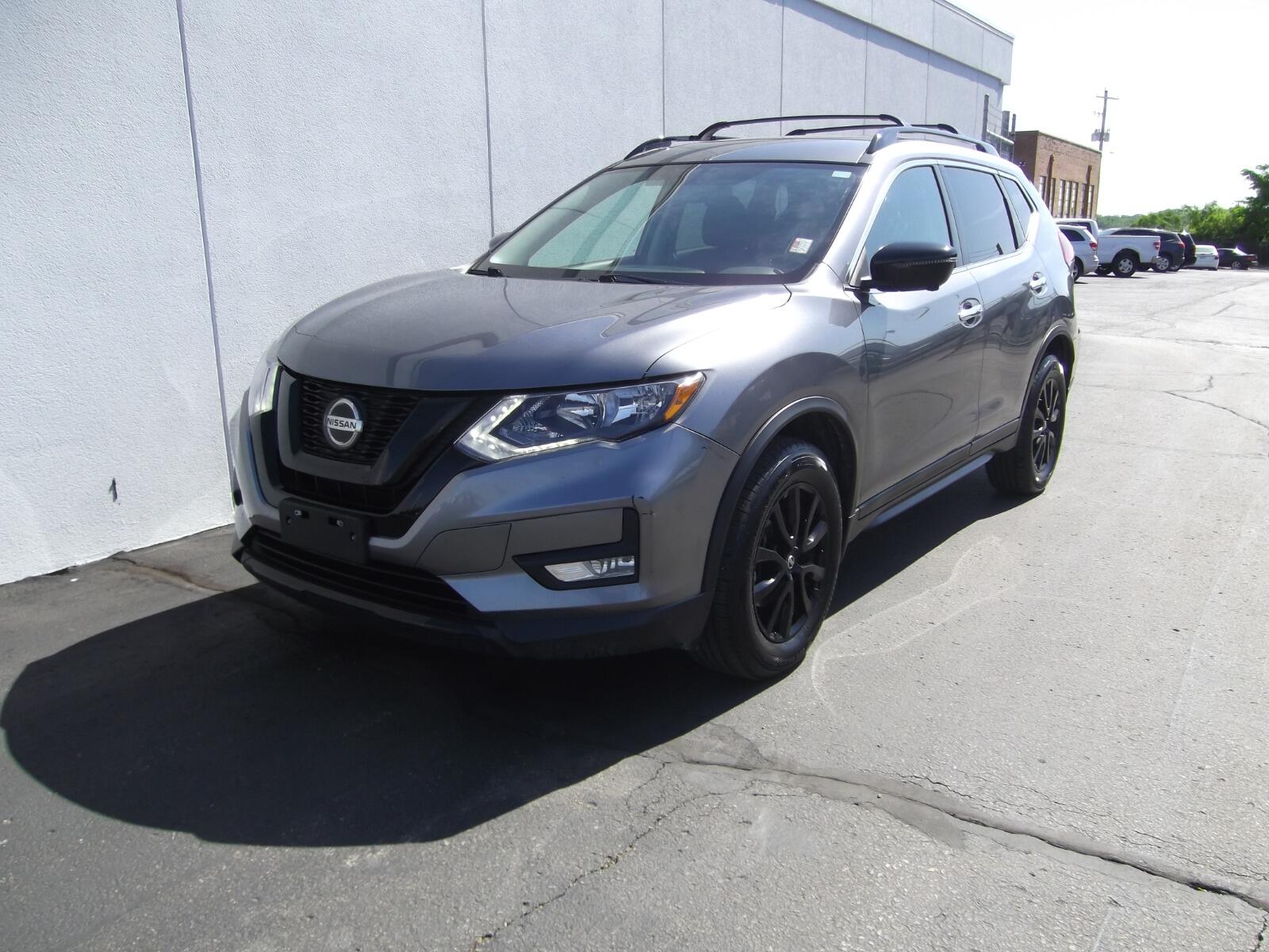 Used 2018 Nissan Rogue SV with VIN 5N1AT2MV0JC730127 for sale in Kansas City