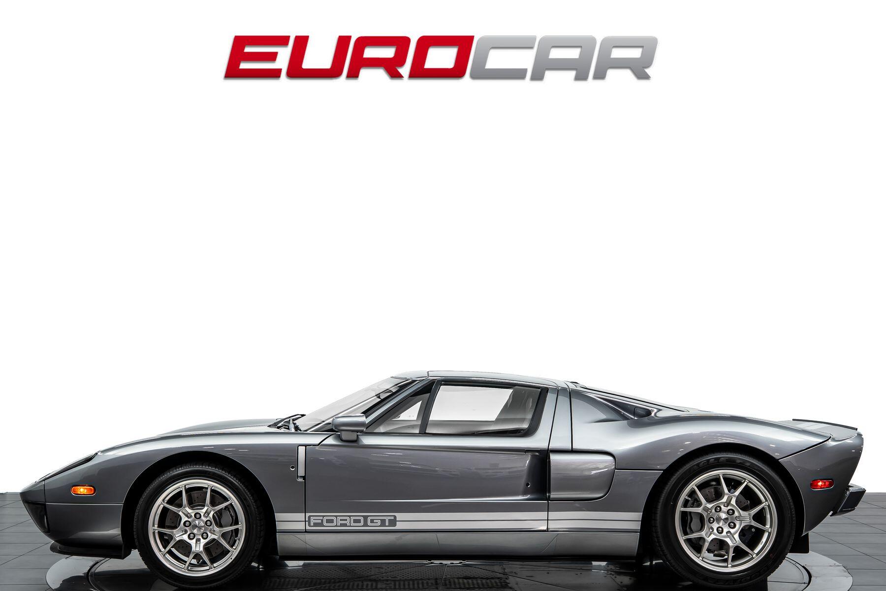 2006 Ford GT *ONLY 926 MILES * SIGNED BY STEVE SALEEN & CAMILO*Image 2