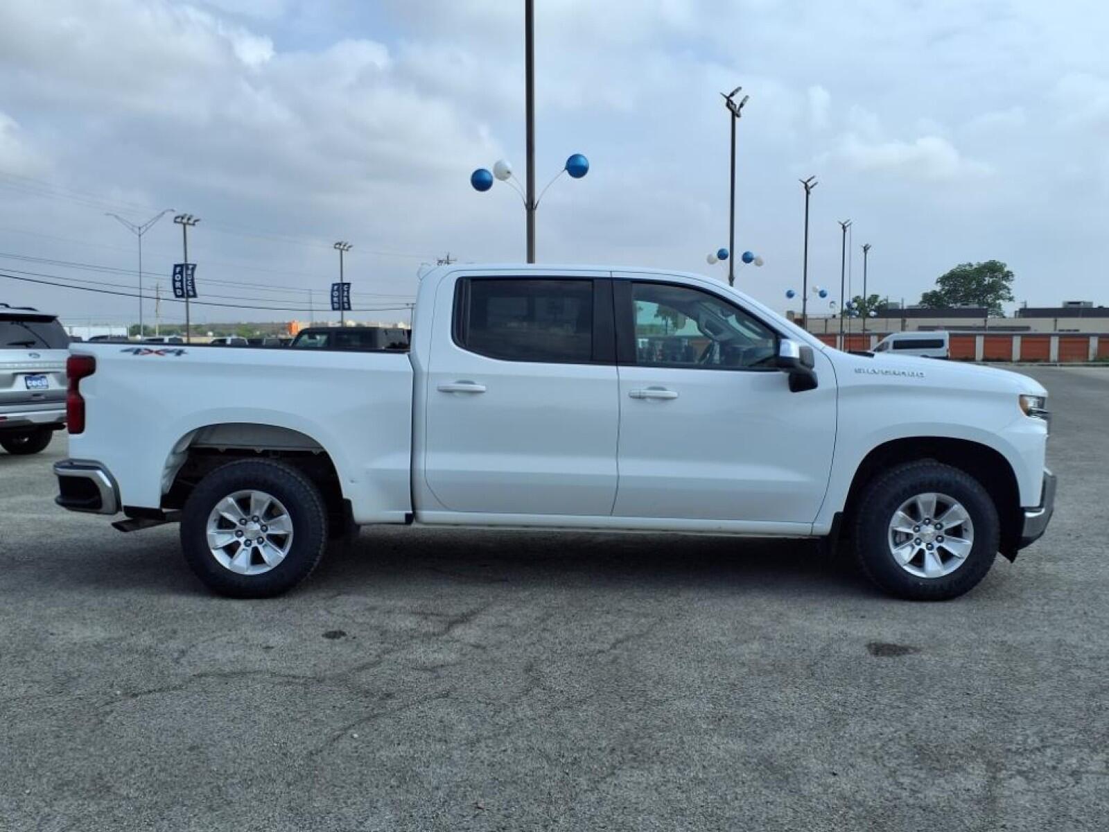 Used 2022 Chevrolet Silverado 1500 Limited LT with VIN 3GCUYDED0NG121644 for sale in Uvalde, TX