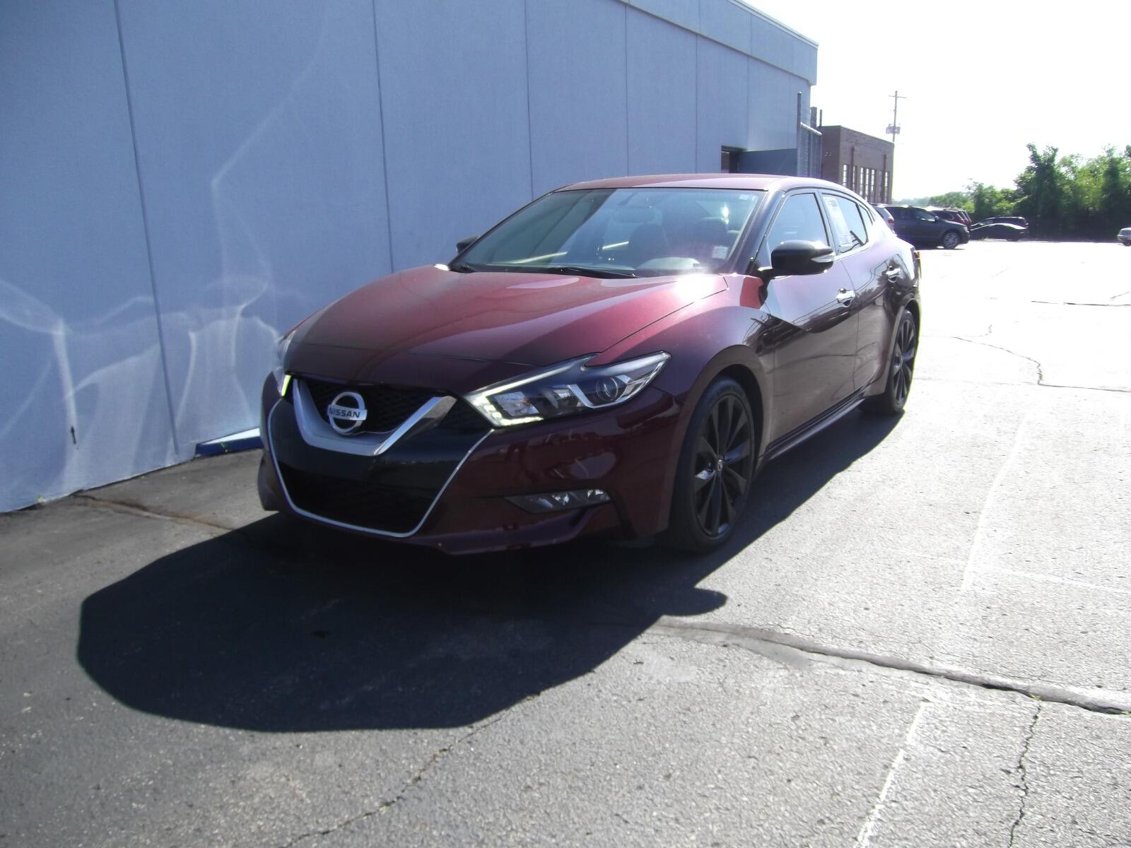 Used 2017 Nissan Maxima SR with VIN 1N4AA6AP1HC434945 for sale in Kansas City