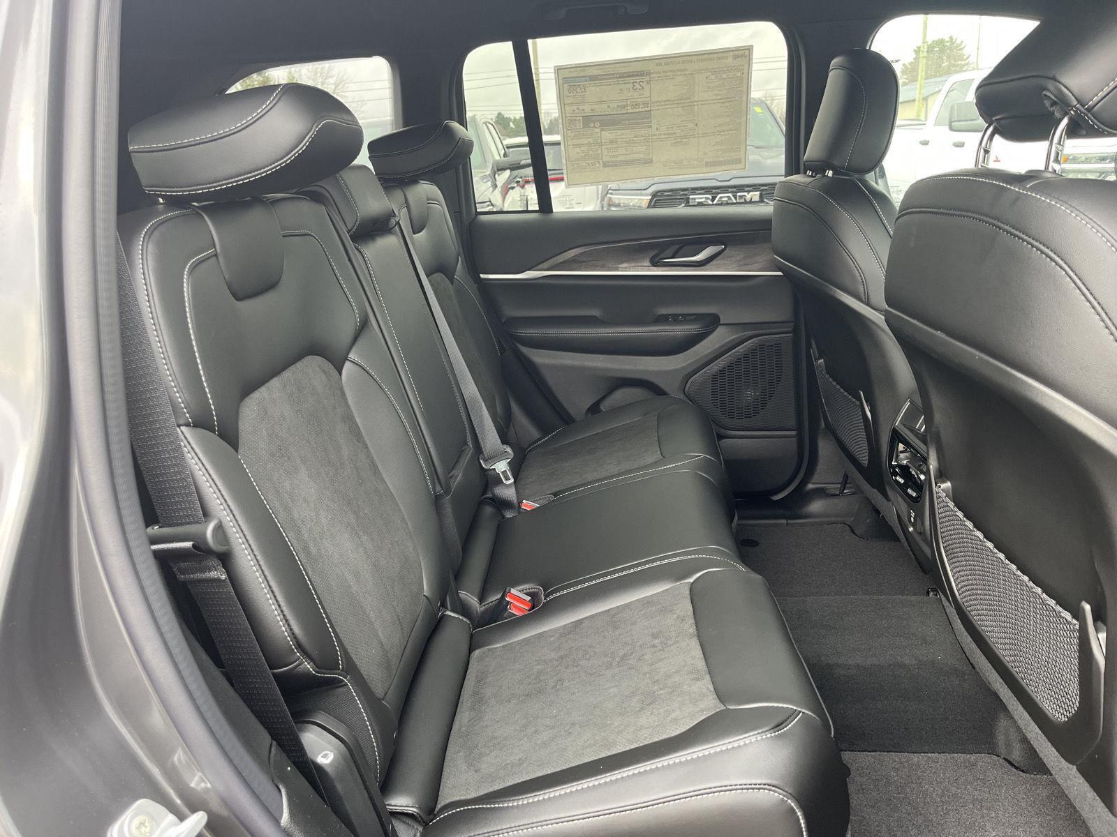 2026 Jeep Grand Cherokee Laredo - Photo 39