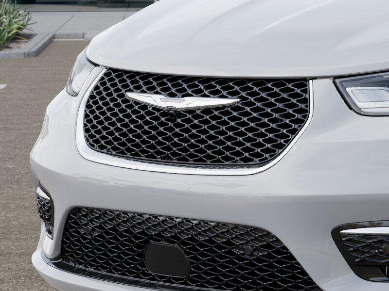 2025 Chrysler Pacifica Select - Photo 37