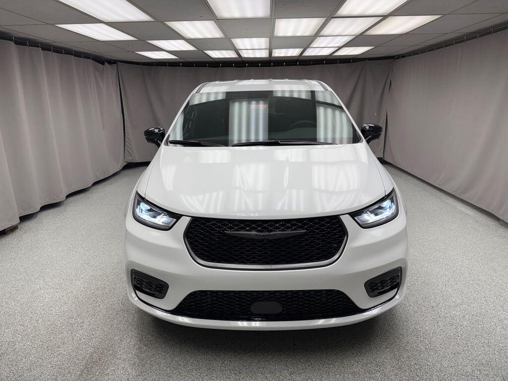 2026 Chrysler Pacifica Select - Photo 6