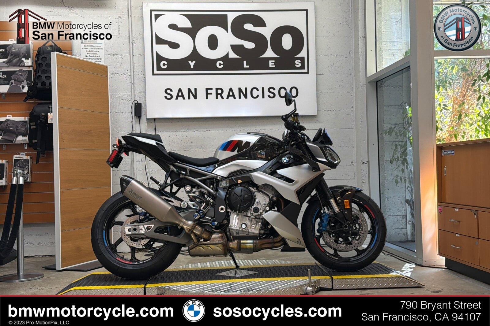 2026 BMW M 1000 R