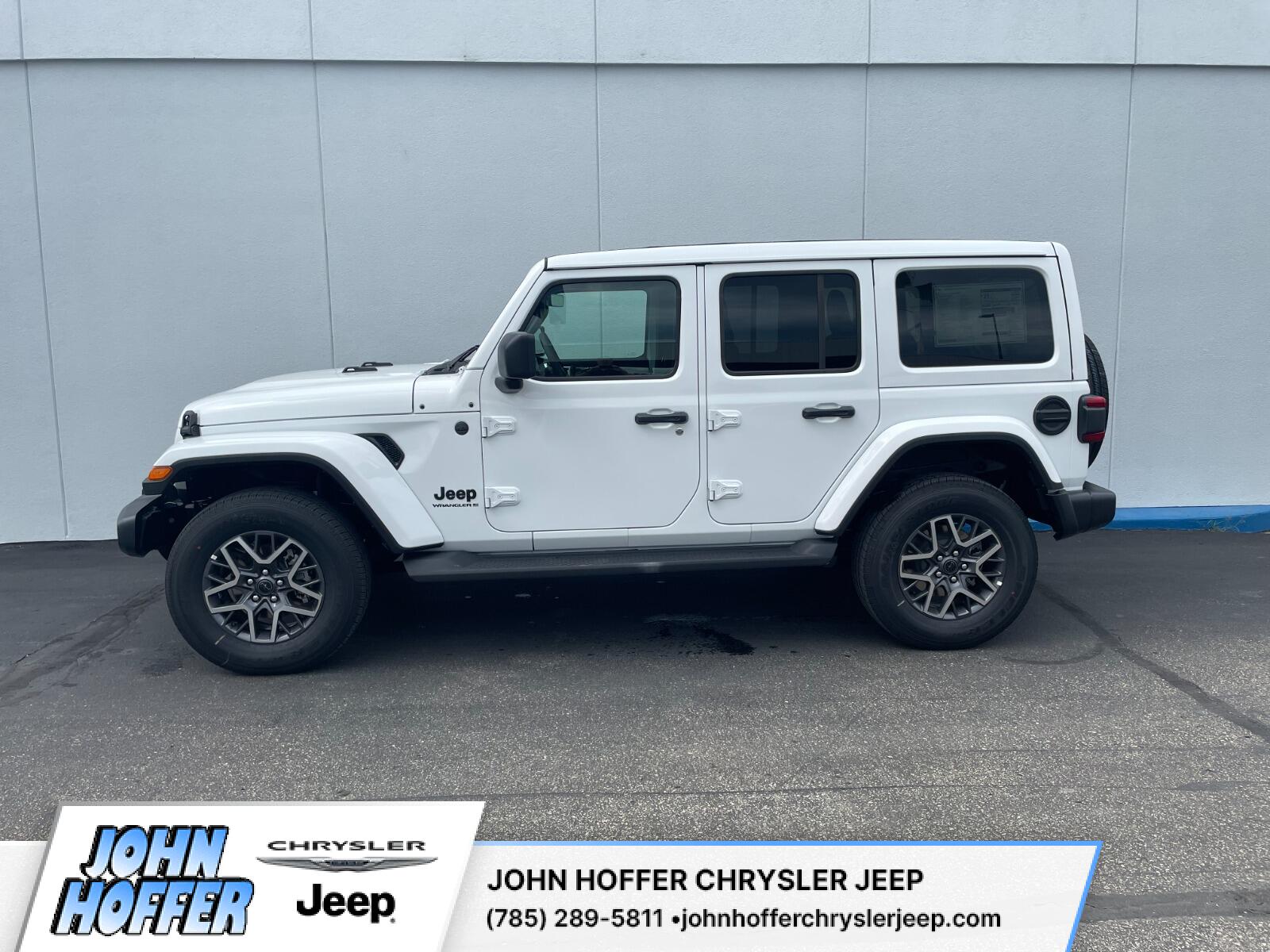 2025 Jeep Wrangler 4-Door Sahara's photo