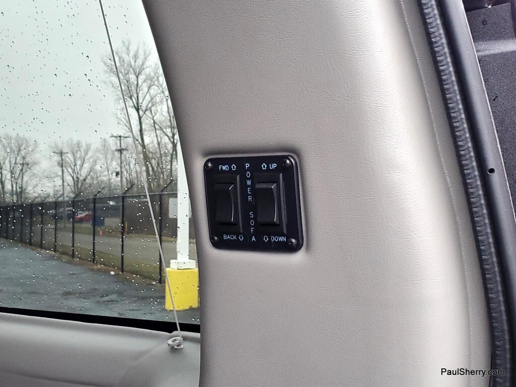 2023 Chevrolet Express Cargo Work Van - Photo 18