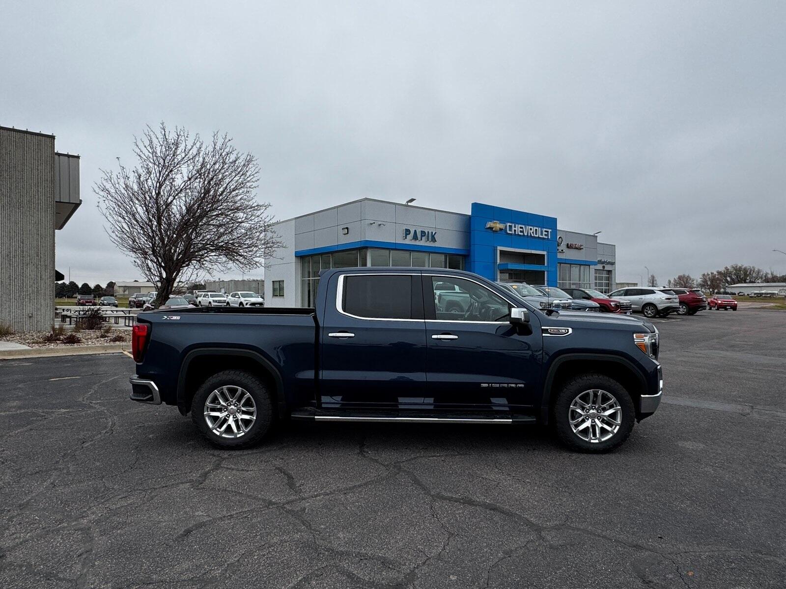 Used 2020 GMC Sierra 1500 SLT with VIN 1GTU9DELXLZ299384 for sale in Luverne, Minnesota