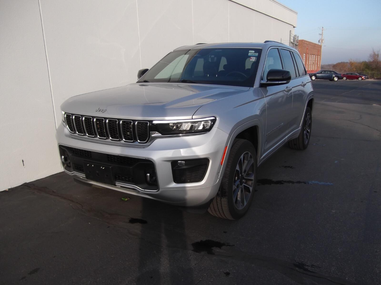 Used 2022 Jeep Grand Cherokee Overland with VIN 1C4RJHDG6N8615624 for sale in Kansas City
