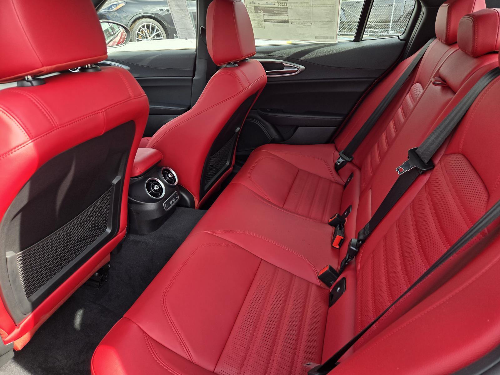 2026 Alfa Romeo Giulia Base - Photo 25