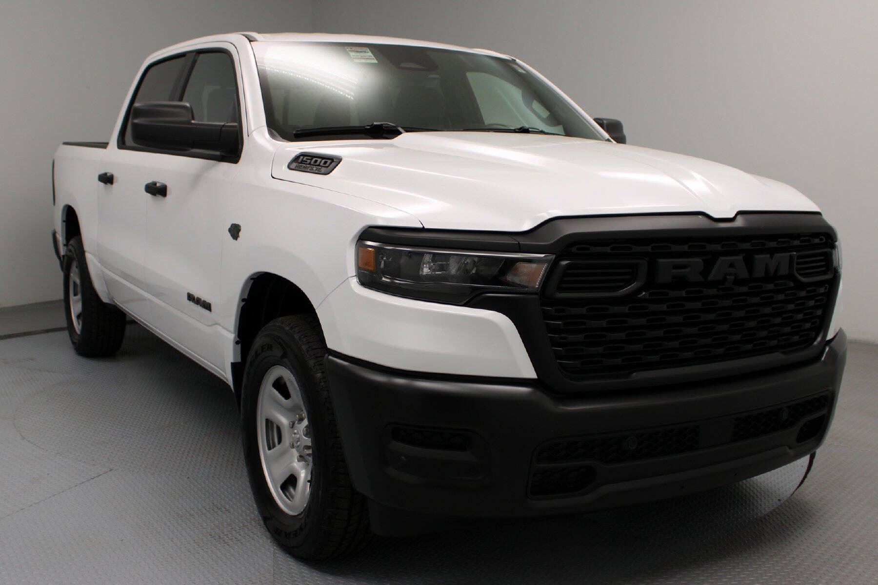 2027 RAM 1500 1500 Tradesman Crew Cab 4x4 5'7' Box
