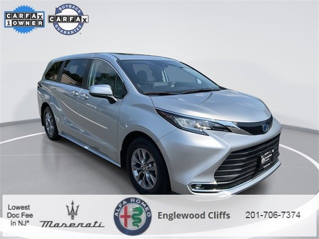 Used 2021 Toyota Sienna XLE with VIN 5TDYSKFC1MS024711 for sale in Englewood, NJ