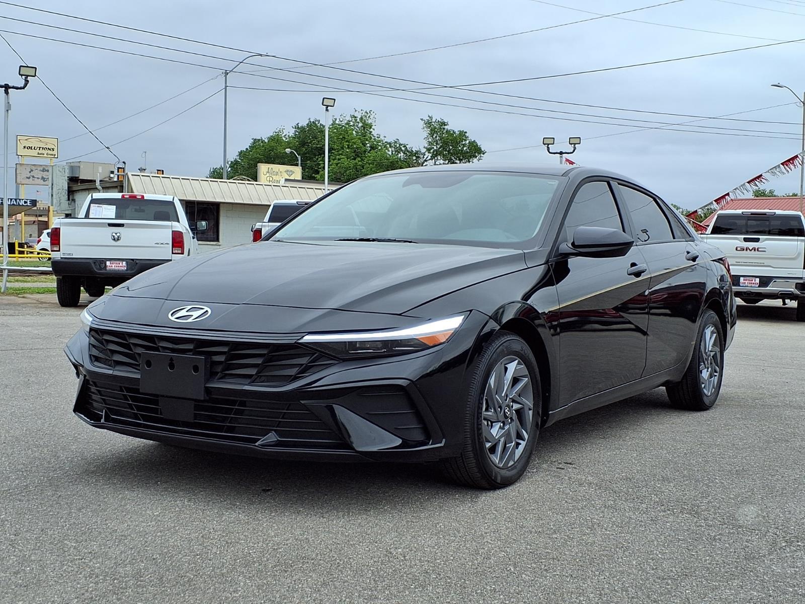 2025 Hyundai Elantra 1.6 HEV Blue's photo