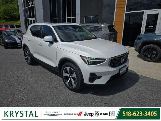 2025 Volvo XC40 B5 Plus Bright AWD's photo