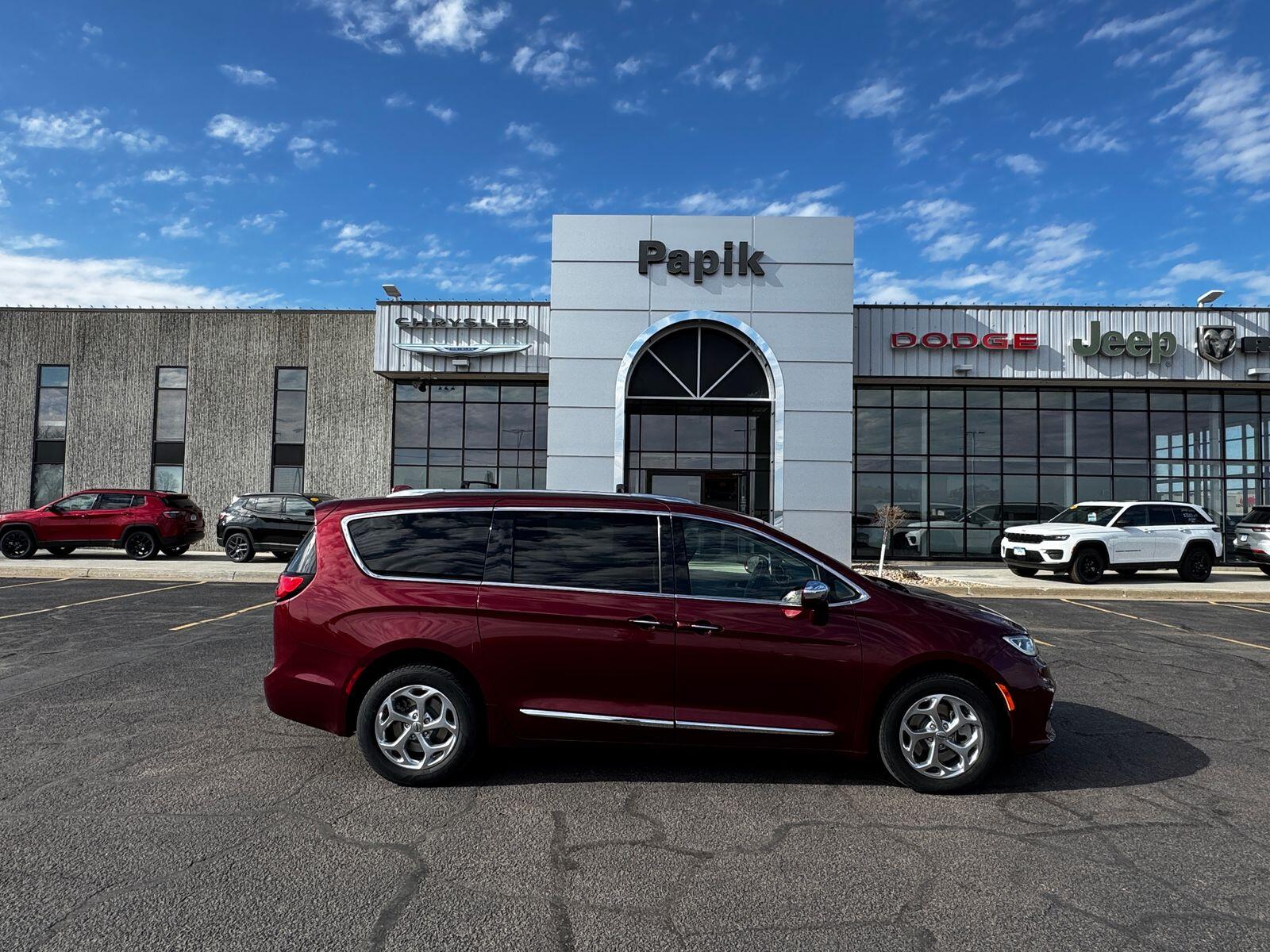 Used 2021 Chrysler Pacifica Limited with VIN 2C4RC3GG9MR529834 for sale in Luverne, Minnesota