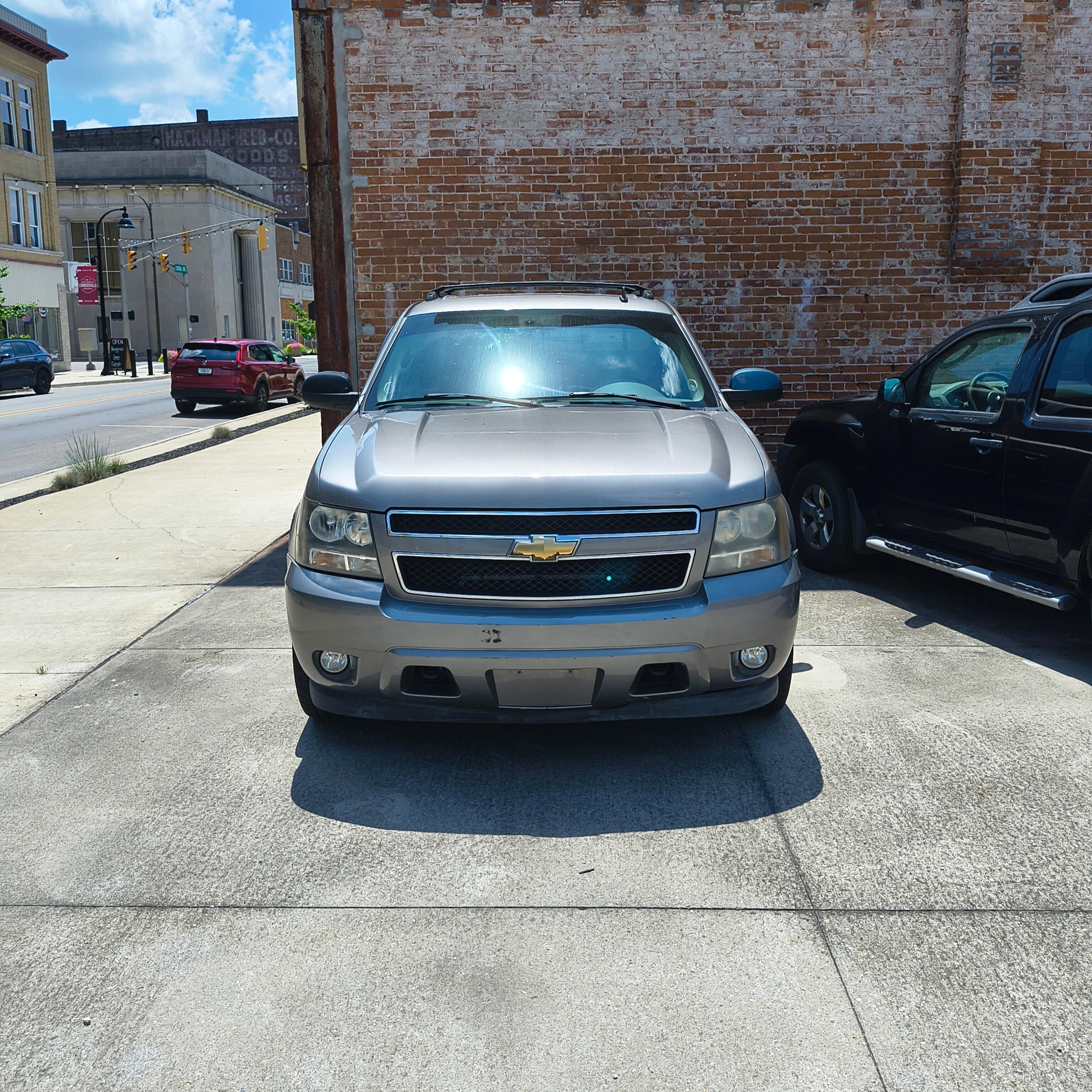 Used 2007 Chevrolet Avalanche LS with VIN 3GNFK12337G220392 for sale in Connersville, IN