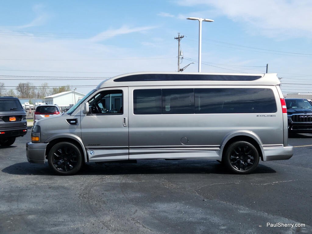 2023 GMC Savana Cargo Work Van - Photo 24